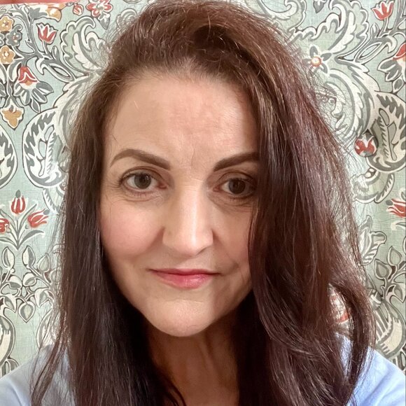 Hi! I'm Elaina: Wife, mother, grandmother, teacher, musician, and sewist - Picture 1 of 1